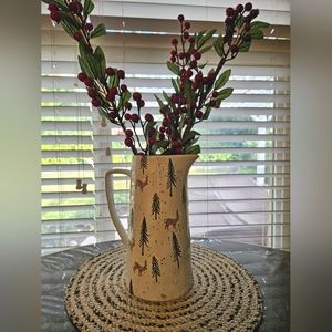 NWT Holiday Pitcher 🎄🥂